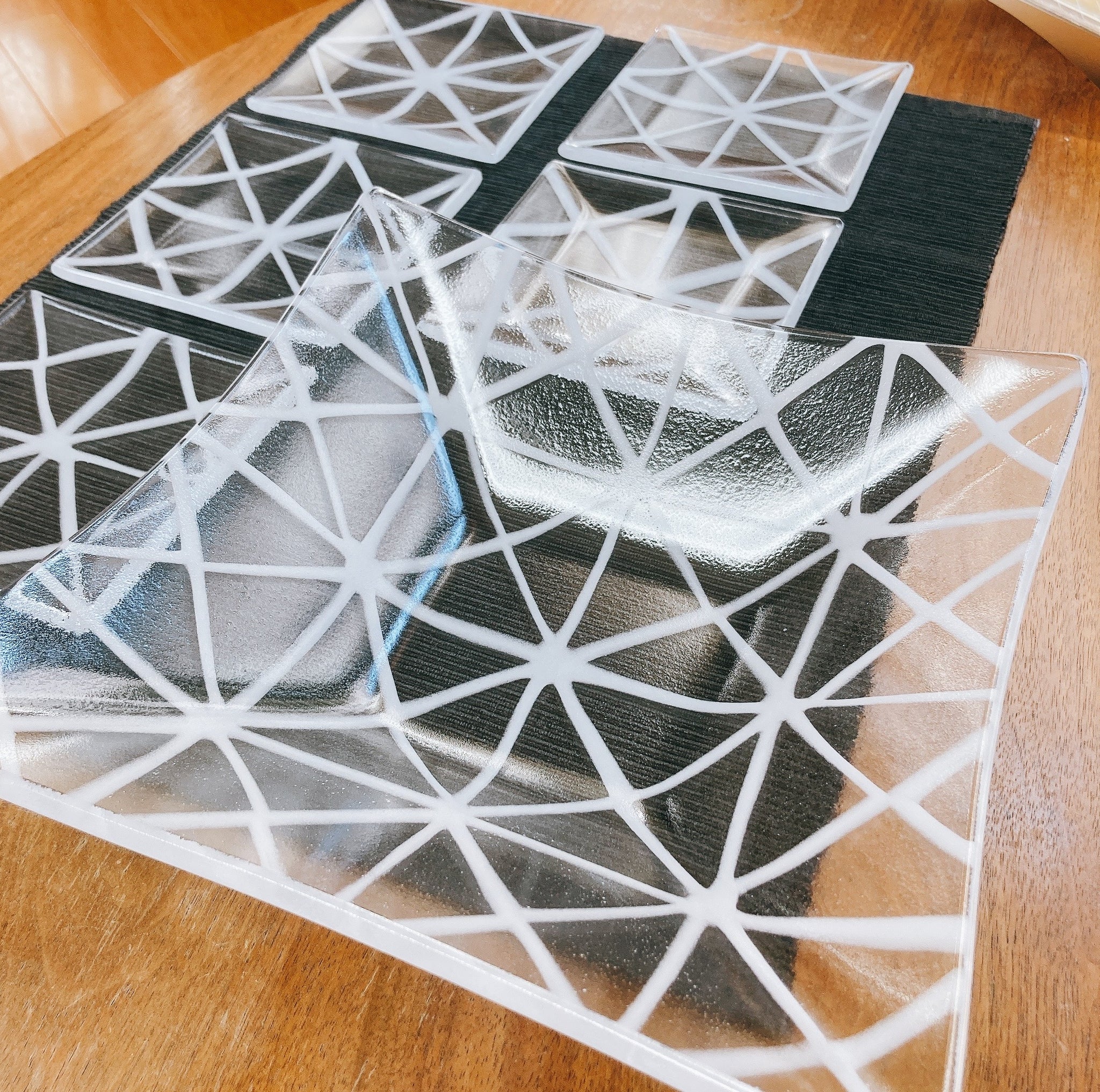 新品★サブロウ★サブロウガラス 角深鉢 Vカット 切子 神通硝子制作所 – Tani design shop
